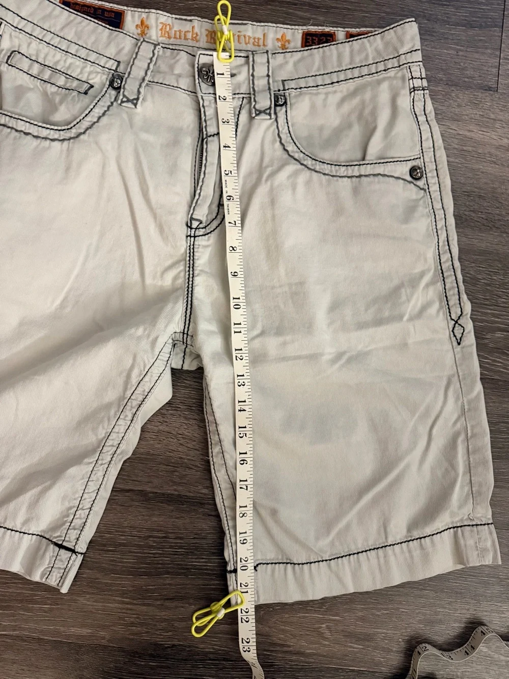 Rock Revival Men’s Cream Slim Flat Front Shorts with Contrast Stitching